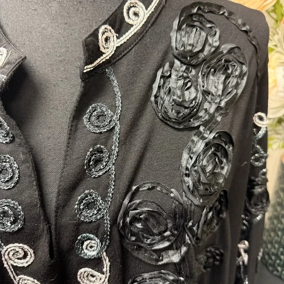 Lauren Michelle Woman 3X Black Tunic Top Embroidered Floral Sequin Acce - Picture 2 of 8